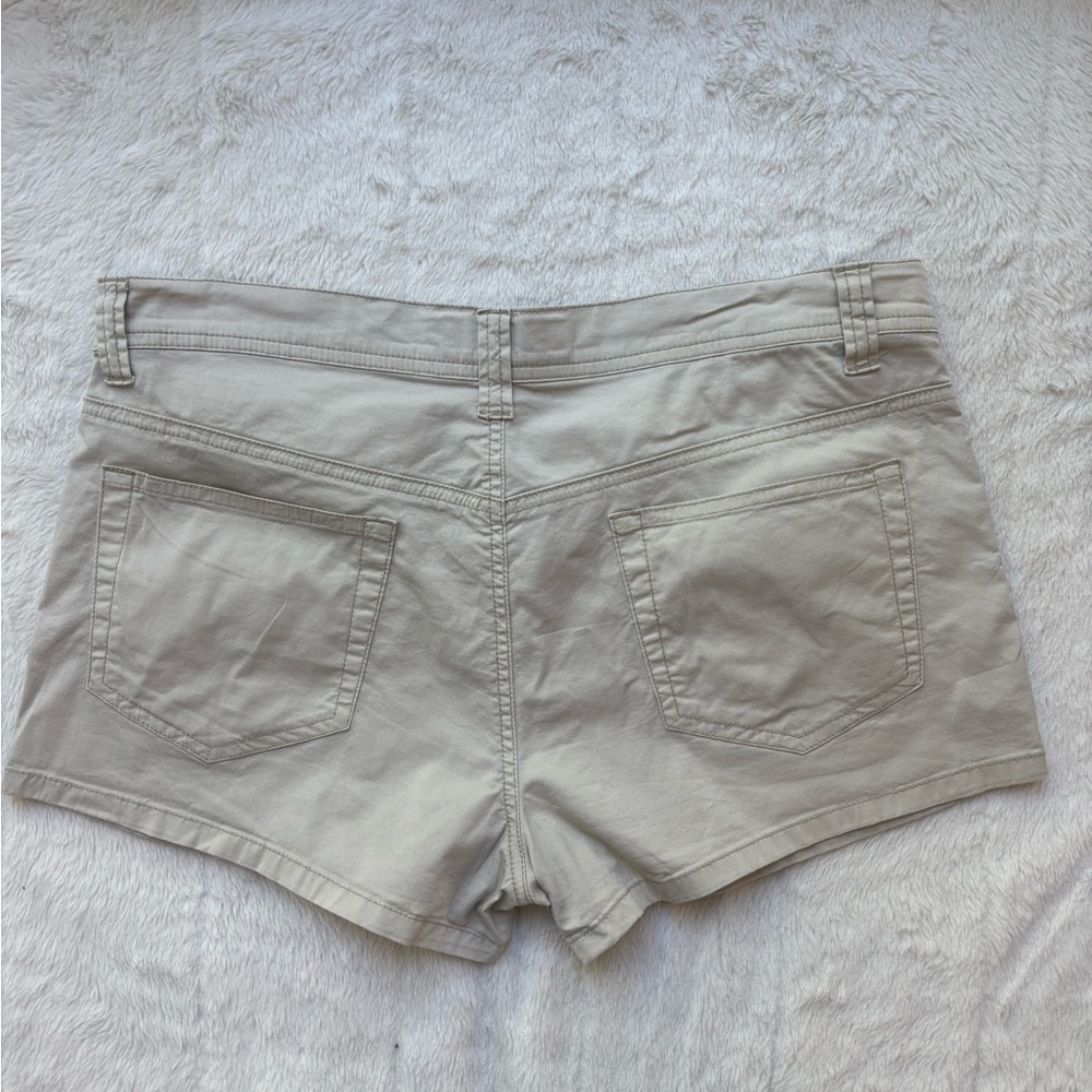 Guess Women's Shorts - Picture 2 of 6